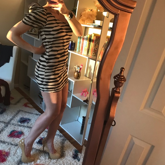 Texture Mini Dress 💫 - Picture 2 of 5